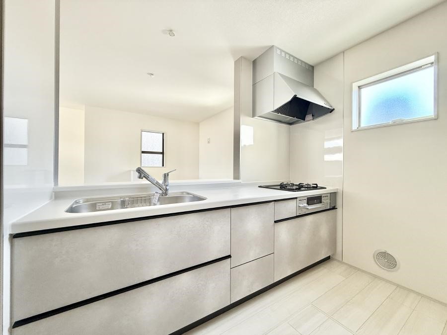 �L�b�`�� ���������y���݂ƐH�ׂ�K����͂���L�b�`��