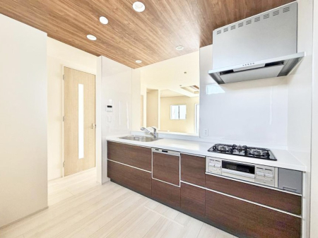 �L�b�`�� �������V���v���Ŕ������S�n�悢���Ԃ𐶂ރL�b�`�����