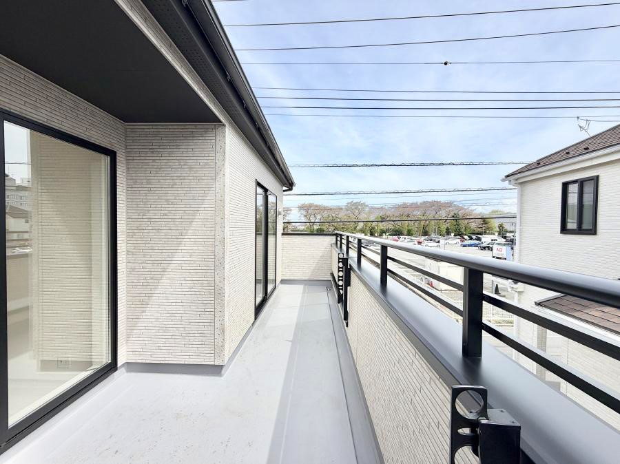 �o���R�j�[ ������ �G�߂̈ڂ낢����������J���I�ȋ�Ԃł�