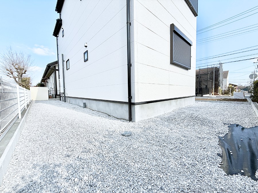 ���̑� �O�ρ���炵�ɏ�����^����A�΂��������ꂽ�Z�܂��ł�