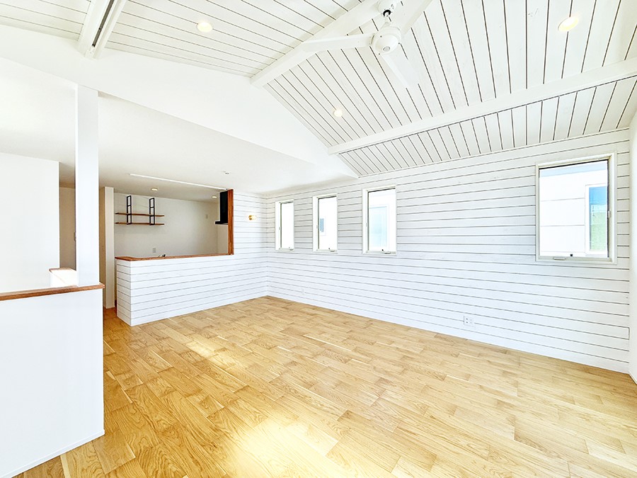 ���r���O ���������S�n�̂����A���z�̃��r���O