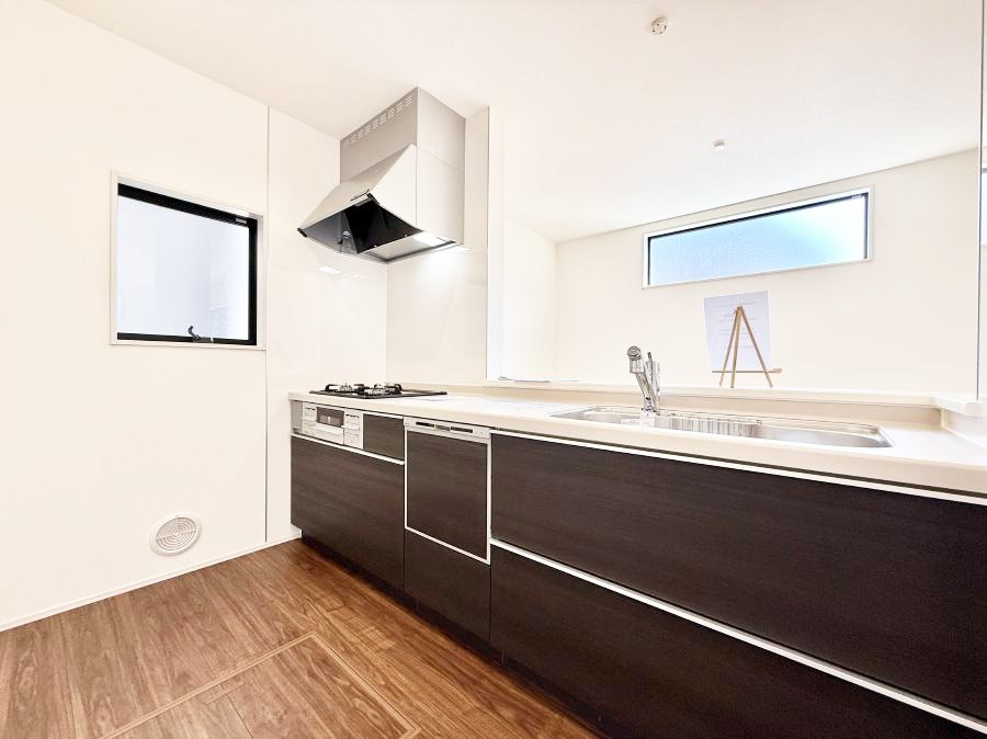 �L�b�`�� ���������y���݂ƐH�ׂ�K����͂���L�b�`��