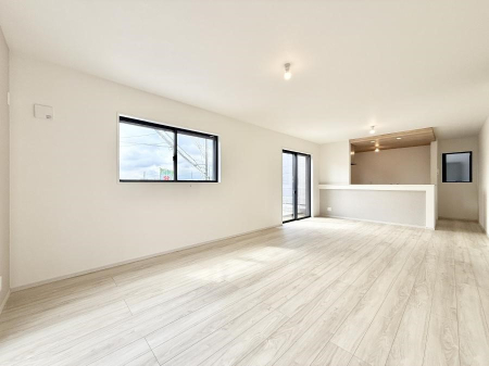 ���r���O ���������S�n�̂����A���z�̃��r���O