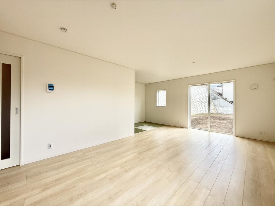 ���r���O ���������S�n�̂����A���z�̃��r���O