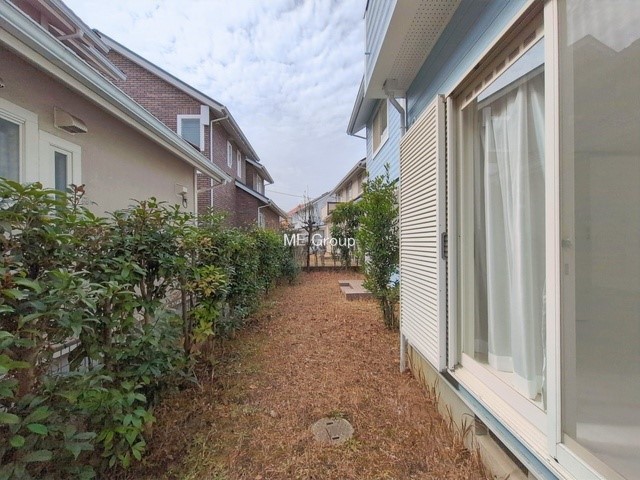 ���̑� �O�ρ���炵�ɏ�����^����A�΂��������ꂽ�Z�܂��ł�