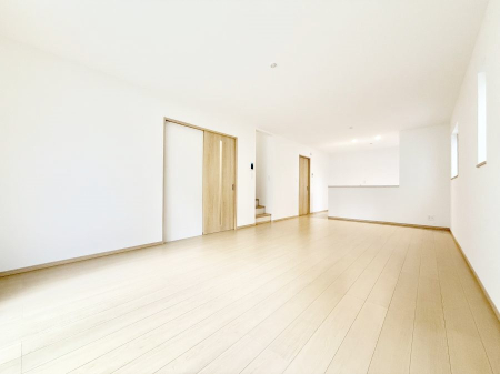 ���r���O ���������S�n�̂����A���z�̃��r���O