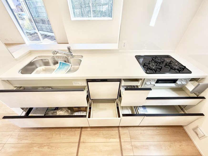 �L�b�`�� �������Ƒ����J��[�߂�A������̂���L�b�`��