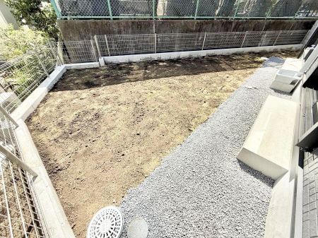 ���̑� �O�ρ���炵�ɏ�����^����A�΂��������ꂽ�Z�܂��ł�