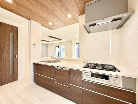 �L�b�`�� �����������������Ɗy�����Ȃ�A���K�ȃL�b�`�����