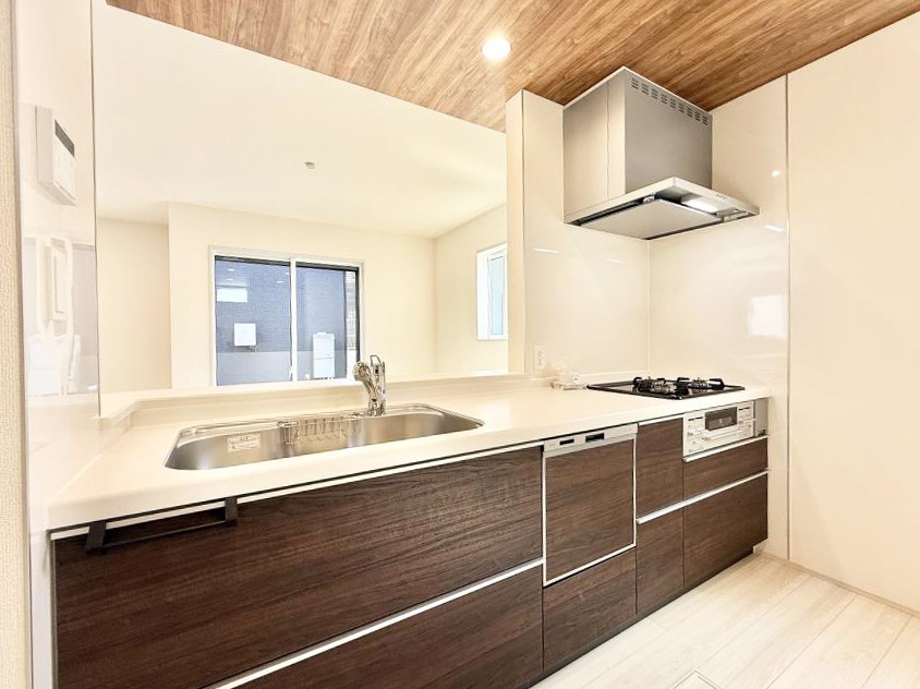 �L�b�`�� ���������y���݂ƐH�ׂ�K����͂���L�b�`��