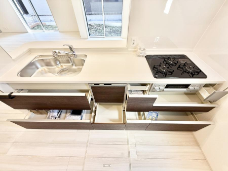 �L�b�`�� �����������������Ԃ����܂��A�Ί炠�ӂ��L�b�`��