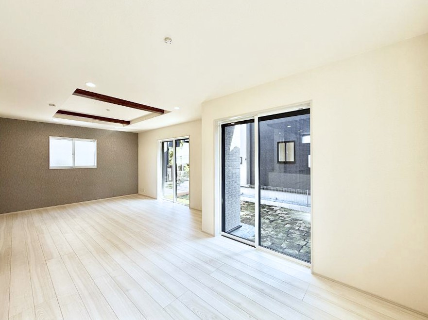 ���r���O ���������S�n�̂����A���z�̃��r���O