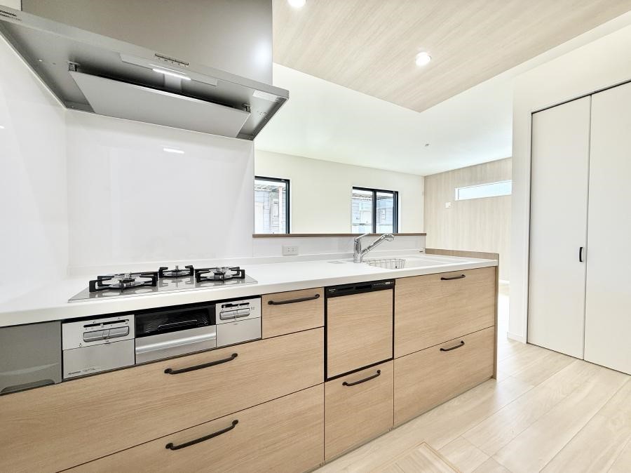 �L�b�`�� �������Ƒ����J��[�߂�A������̂���L�b�`��