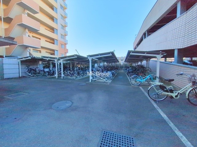 ���̑� �O�ρ����]�Ԃ��g�����Ƒ��ɂ����S�̒��փX�y�[�X��~�n���ɂ��p��