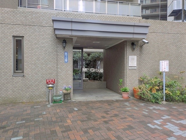 �G���g�����X �O�ρ��Ǘ��̍s���͂����G���g�����X�ň��S���ĕ�点����ł�