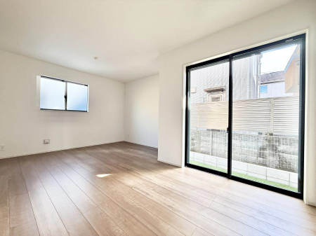 ���r���O ���������S�n�̂����A���z�̃��r���O