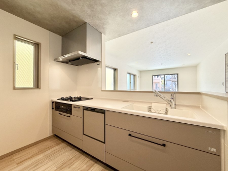 �L�b�`�� �������V���v���Ŕ������S�n�悢���Ԃ𐶂ރL�b�`�����