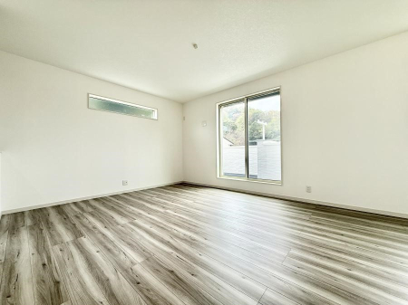 ���r���O ����