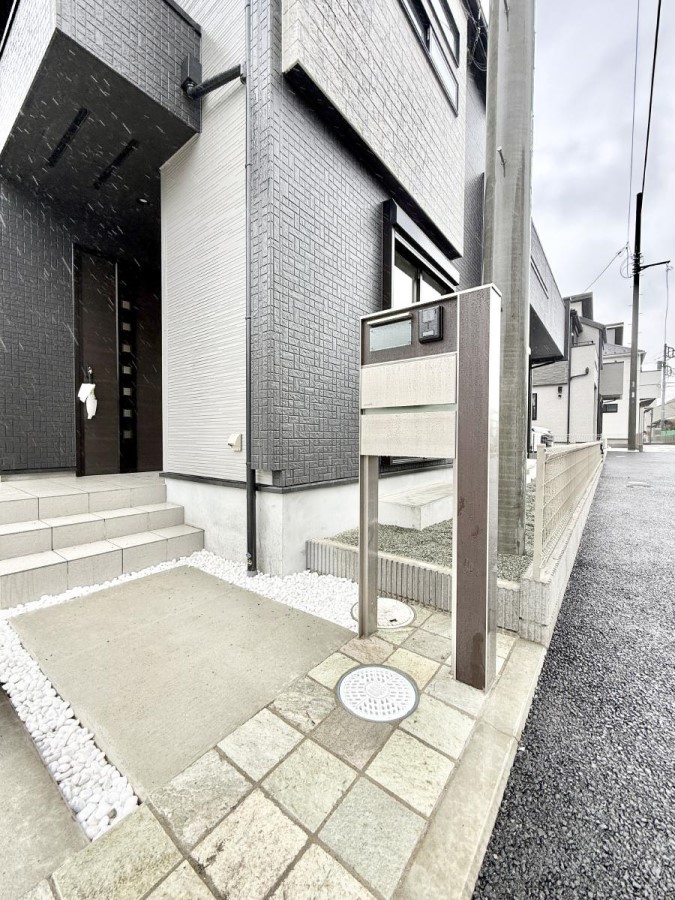 ���� �O�ρ� �V���v���Ŕ������A�Z�܂��̑���ۂ��ʂ錺�ւł�