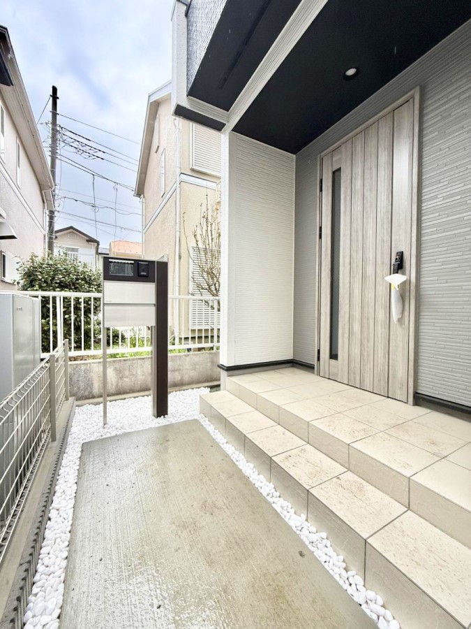 ���� �O�ρ� �V���v���Ŕ������A�Z�܂��̑���ۂ��ʂ錺�ւł�