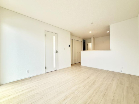 ���r���O ����