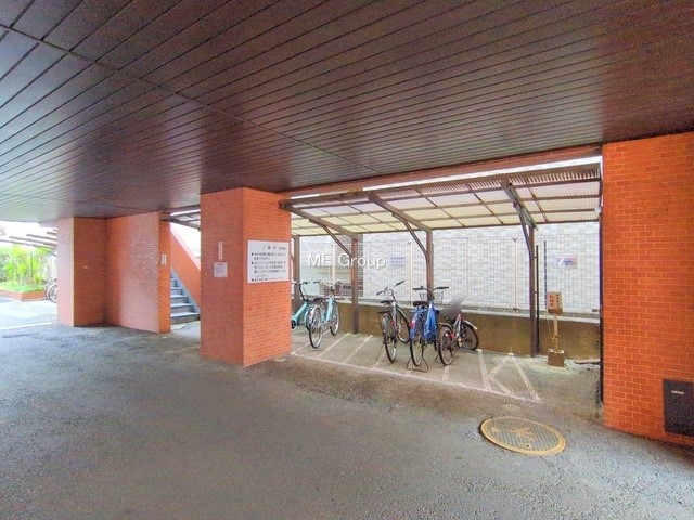 ���̑� �O�ρ��~�n���ɒ��֏���������Ă���A���]�Ԃ̗��p���X���[�Y�ł�