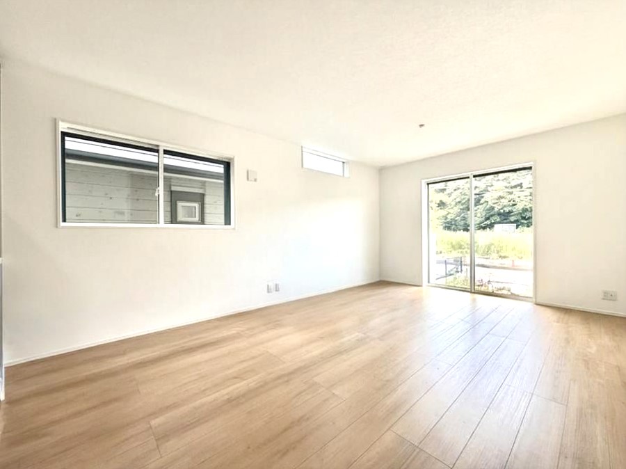 ���r���O 4����  �����S�n�̂����A���z�̃��r���O