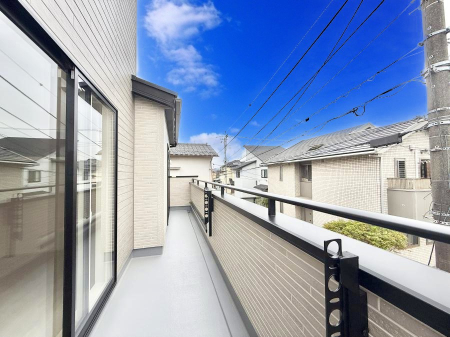 �o���R�j�[ ������ �G�߂̈ڂ낢����������J���I�ȋ�Ԃł�