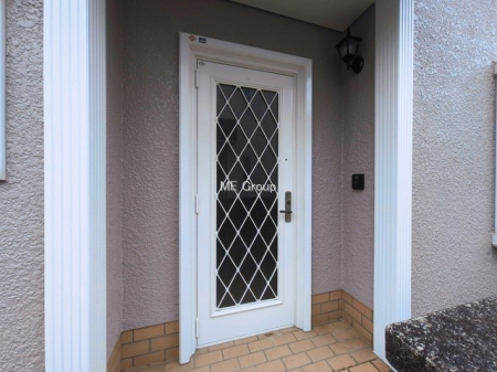 ���� �O�ρ� �V���v���Ŕ������A�Z�܂��̑���ۂ��ʂ錺�ւł�