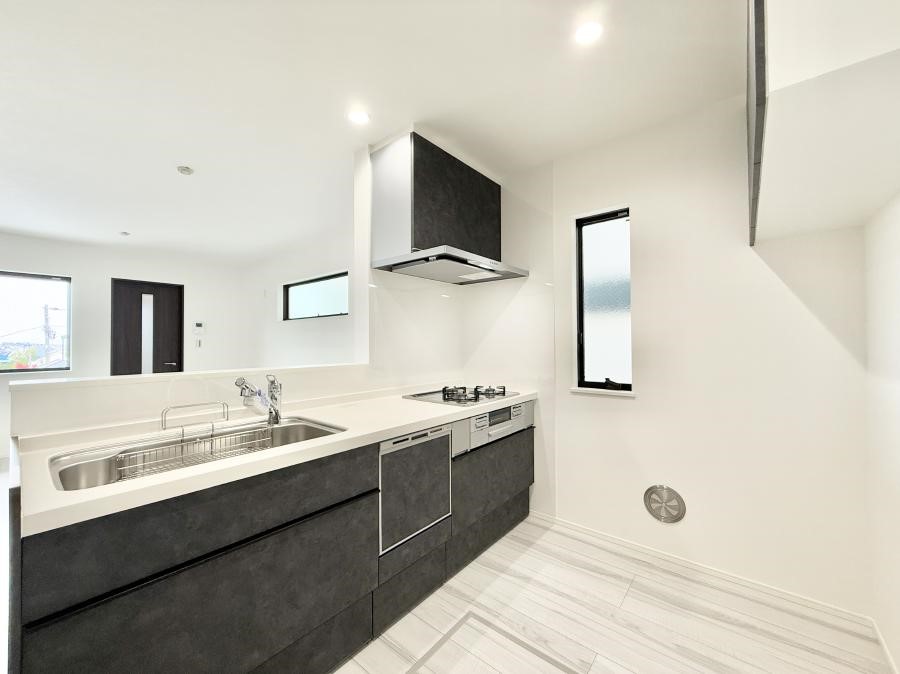 �L�b�`�� ���������y���݂ƐH�ׂ�K����͂���L�b�`��