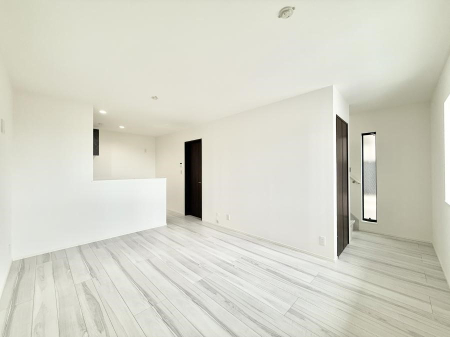 ���r���O ���������S�n�̂����A���z�̃��r���O