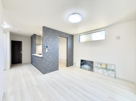 ���r���O ���������S�n�̂����A���z�̃��r���O