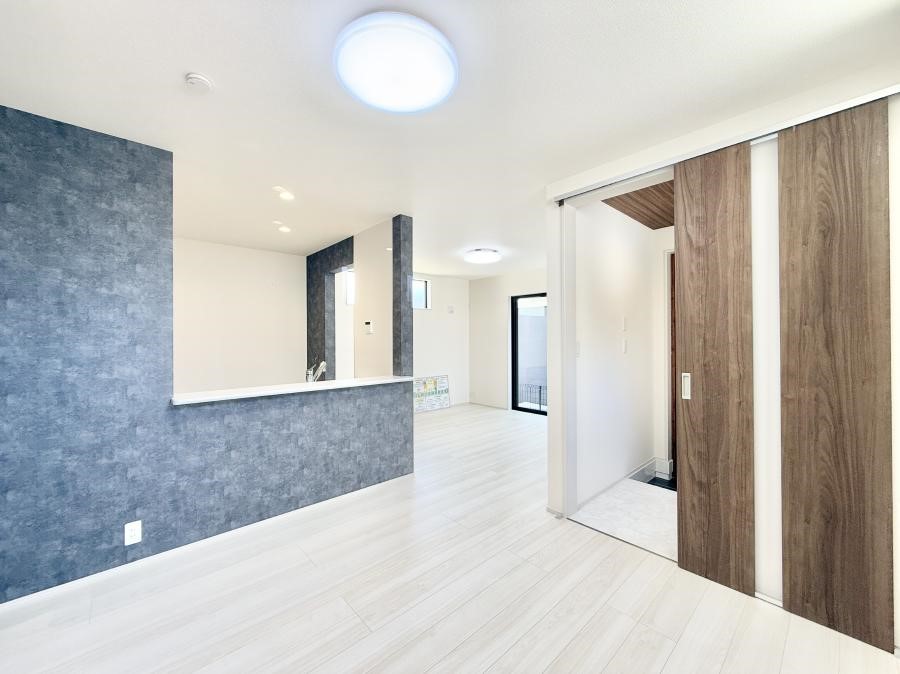 ���r���O ���������R�Ɖ�b�����܂��A�S�n�悢�ЂƂƂ�