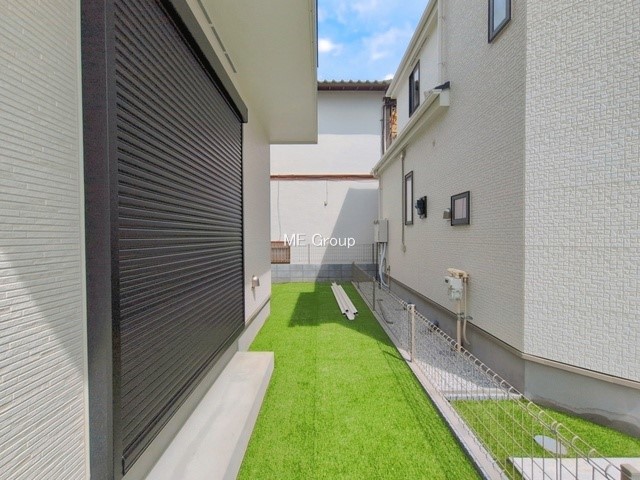 ���̑� �O�ρ���炵�ɏ�����^����A�΂��������ꂽ�Z�܂��ł�