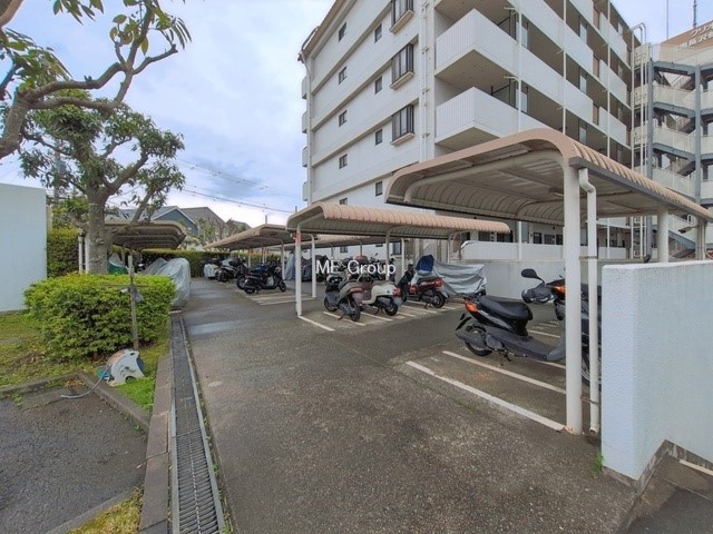 ���̑� �O�ρ����]�Ԃ��g�����Ƒ��ɂ����S�̒��փX�y�[�X��~�n���ɂ��p��