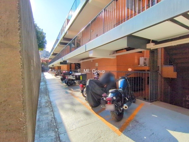 ���̑� �O�ρ��~�n���ɒ��֏���������Ă���A���]�Ԃ̗��p���X���[�Y�ł�