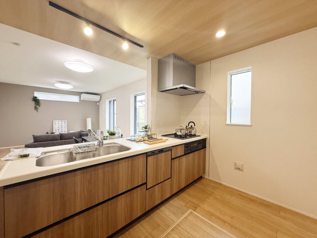 �L�b�`�� �������Ƒ����J��[�߂�A������̂���L�b�`��