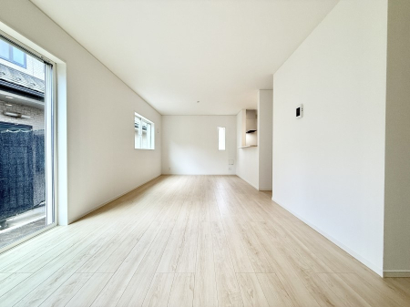 ���r���O ����