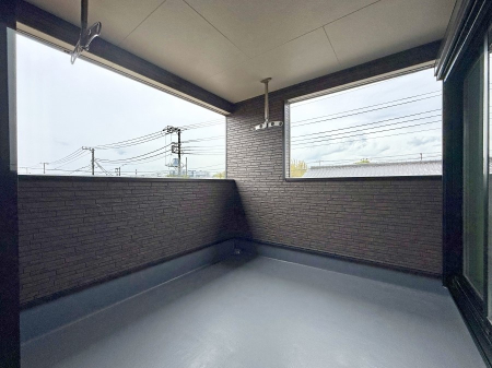 �o���R�j�[ ������ ���R��g�߂Ɋ�����A�J���I�ȃo���R�j�[