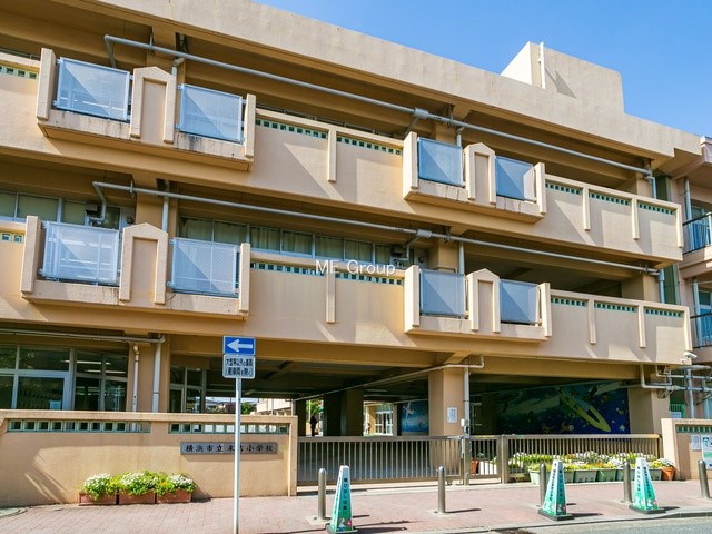 ���ӊ� ���w�Z 300m ���l�s�����g���w�Z