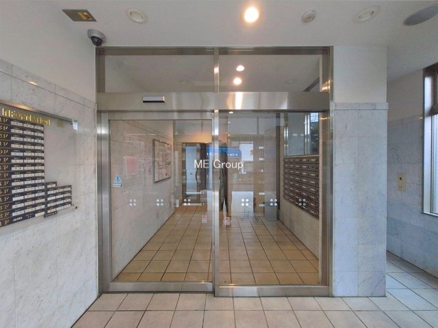 �G���g�����X �O�ρ��������̂���G���g�����X�͉��K�Ȗ����̎n�܂�����o���܂�