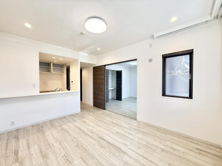 ���r���O ���������R�Ɖ�b�����܂��A�S�n�悢�ЂƂƂ�