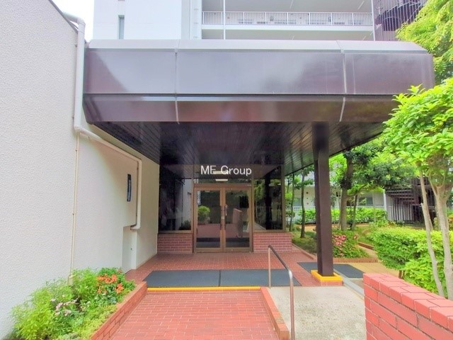 �G���g�����X �O�ρ��Ǘ��̍s���͂����G���g�����X�ň��S���ĕ�点����ł�