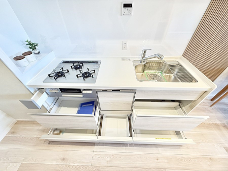 �L�b�`�� �����������������Ԃ����܂��A�Ί炠�ӂ��L�b�`��