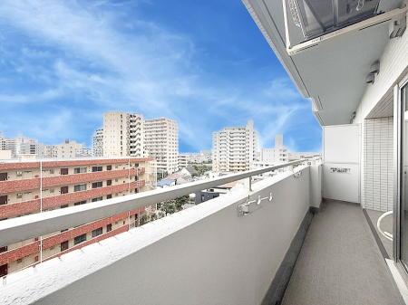 �o���R�j�[ ������ ���R��g�߂Ɋ�����A�J���I�ȃo���R�j�[