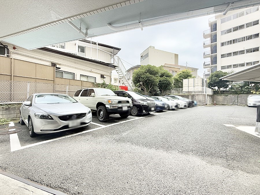 ���ԏ� �O�ρ�����ɂ��钓�ԃX�y�[�X�Ȃ̂ň��S�ł���