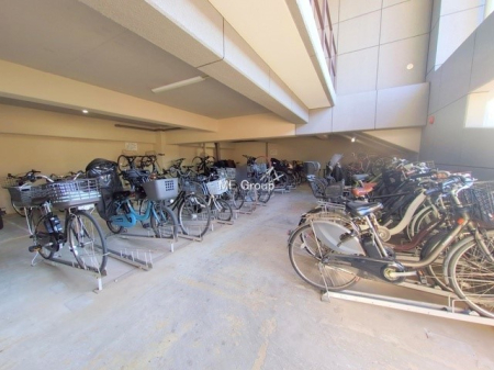 ���̑� �O�ρ����X�̈ړ��ɕ֗��Ȓ��փX�y�[�X����������m�ۂ���Ă��܂�