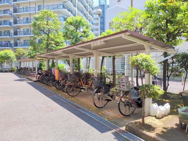 ���̑� �O�ρ����]�Ԃ��g�����Ƒ��ɂ����S�̒��փX�y�[�X��~�n���ɂ��p��