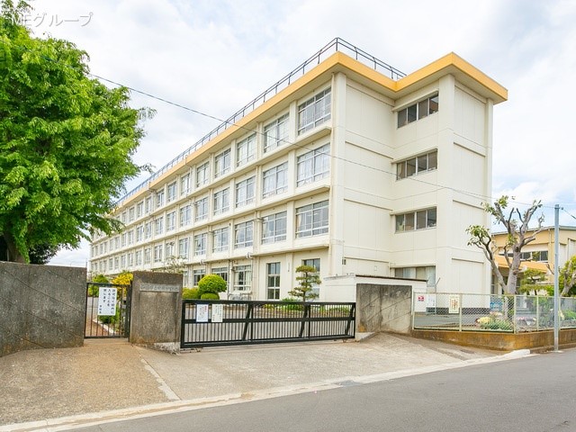 ���ӊ� ���w�Z 1300m ���ˎs���������w�Z