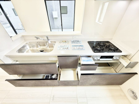 �L�b�`�� 6����  ���Ƒ����J��[�߂�A������̂���L�b�`��